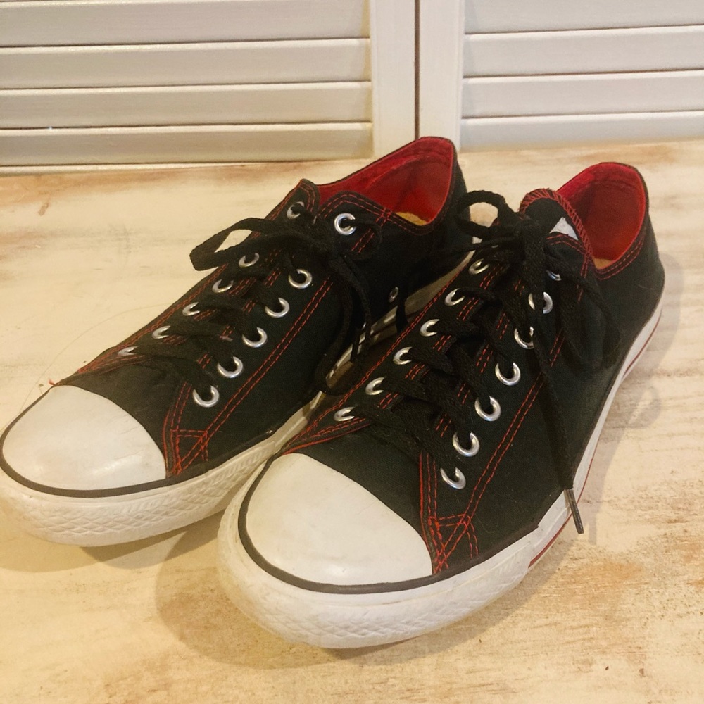 Black, low Converse sneakers size men 11